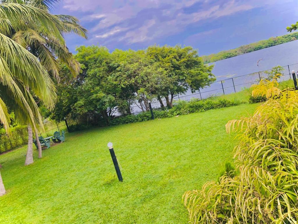 Serenity Lake Resort Yala Tissamaharama Exteriér fotografie