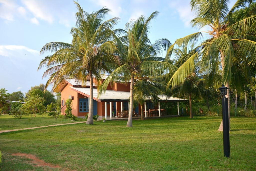 Serenity Lake Resort Yala Tissamaharama Exteriér fotografie