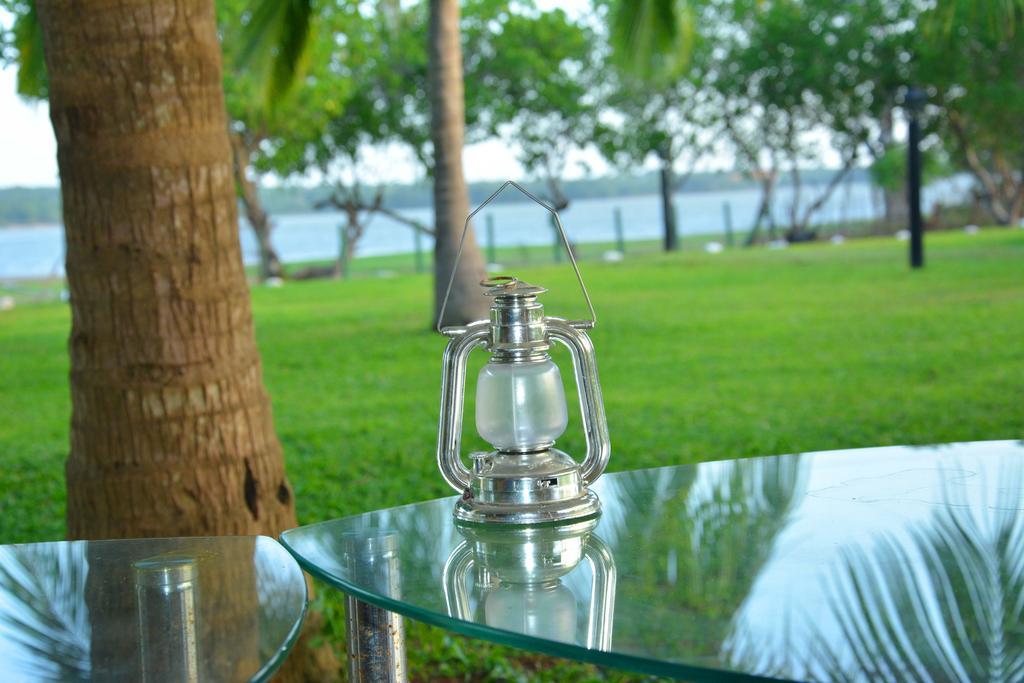 Serenity Lake Resort Yala Tissamaharama Exteriér fotografie