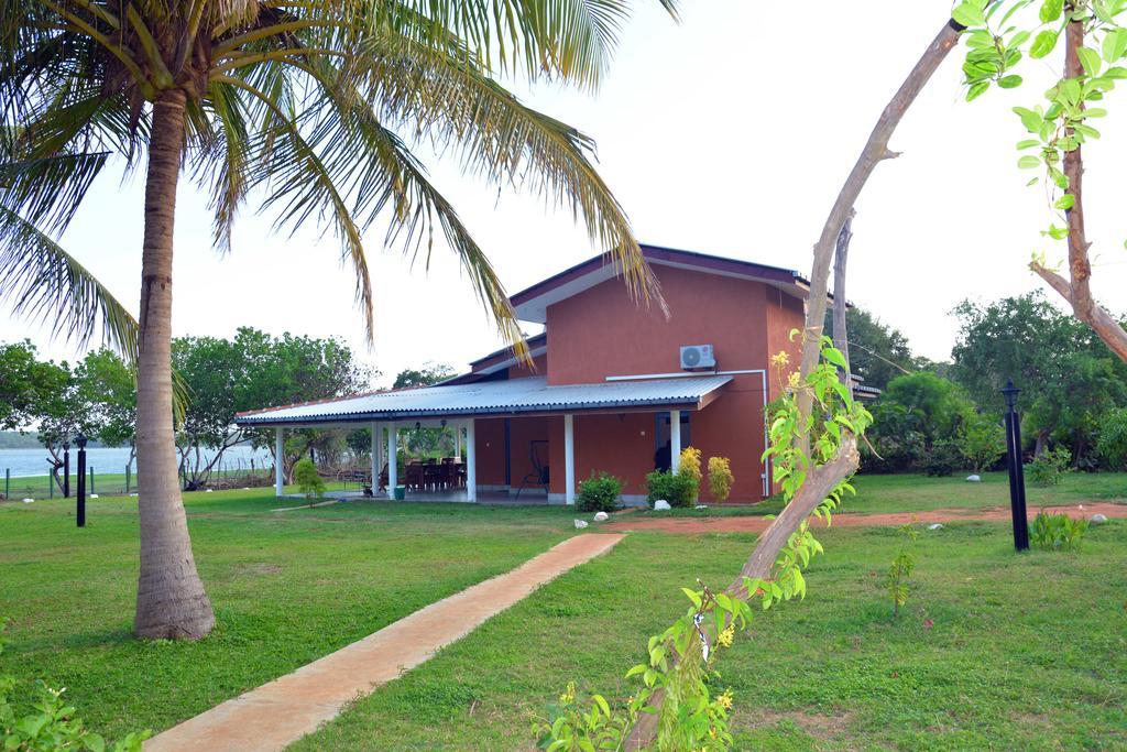 Serenity Lake Resort Yala Tissamaharama Exteriér fotografie